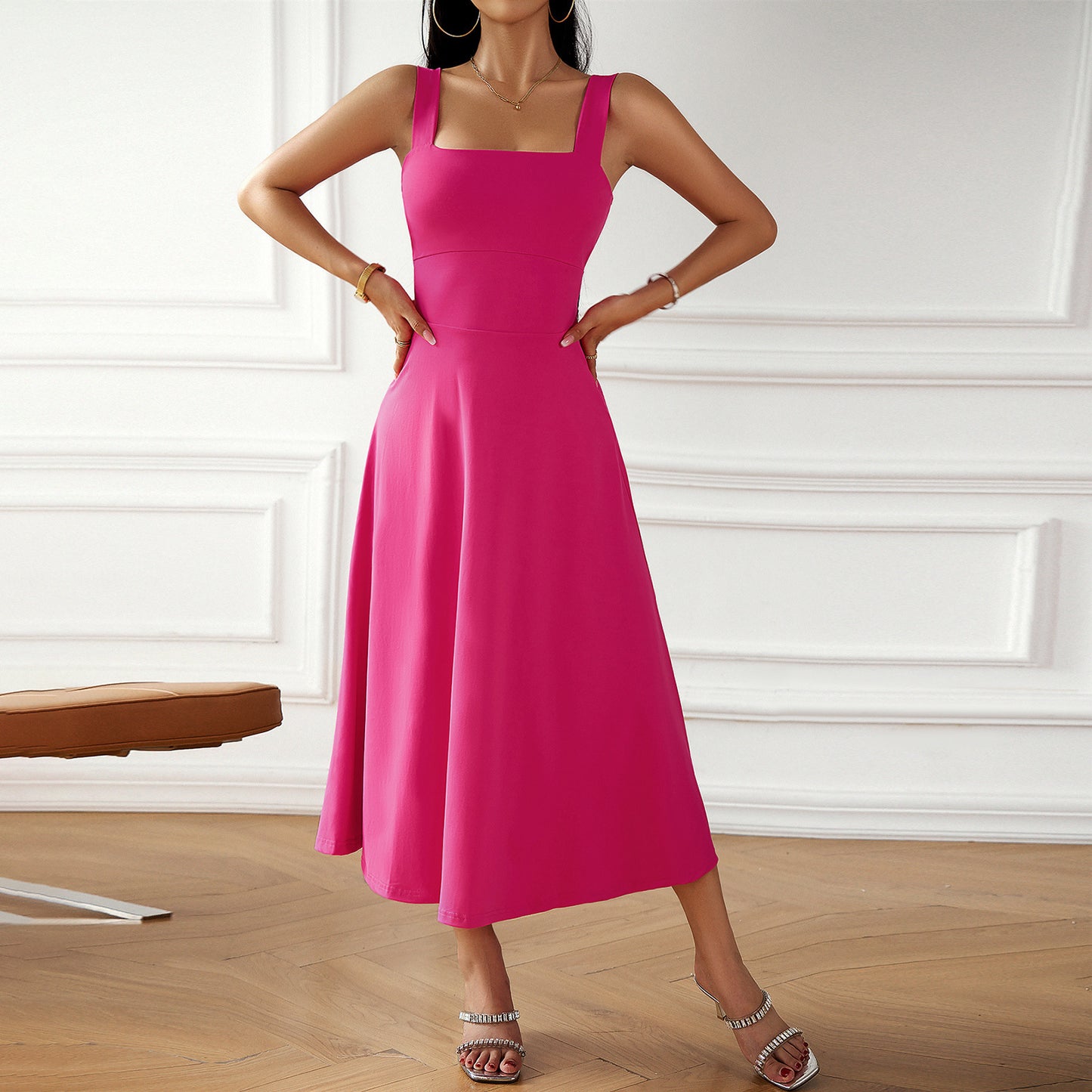 Robe Élégante à Bretelles – Charme et Confort au Quotidien