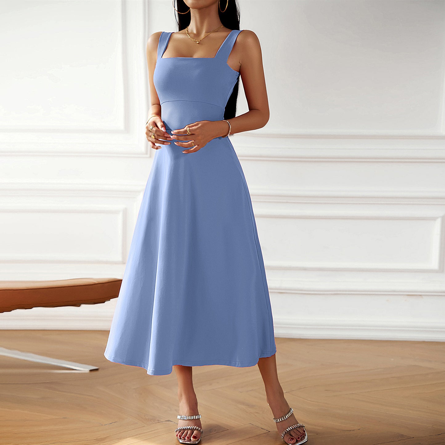 Robe Élégante à Bretelles – Charme et Confort au Quotidien