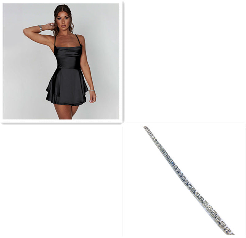 Robe Courte Satinée à Bretelles – Élégante & Sexy